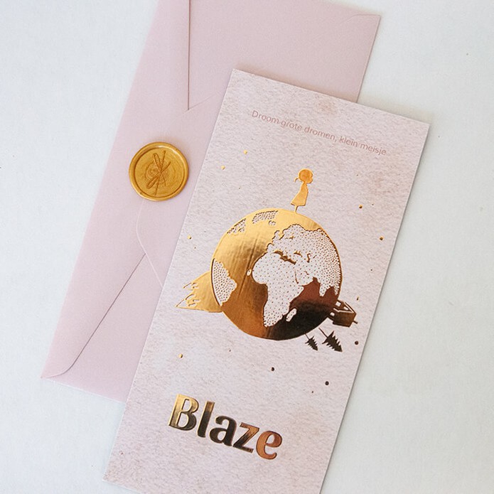 Gweboortekaartje voor een meisje met goudfolie